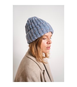 Унисекс зимна шапка в син меланж Dobby снимка