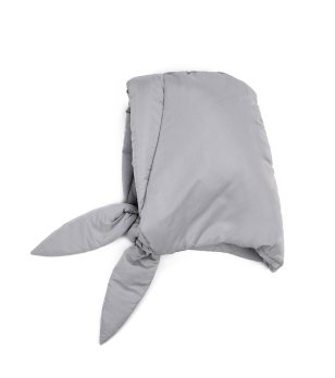 Шапка тип качулка в светлосиво с връзки снимка