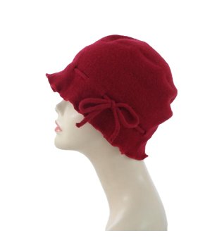 Дамска шапка в цвят малина Nells от вълна снимка