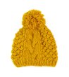 Жълта зимна шапка с помпон-1 снимка