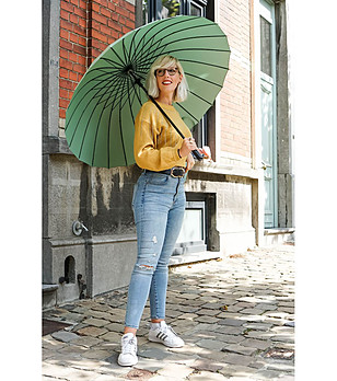 Зелен голям дамски чадър снимка