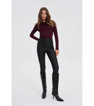 Дамска блуза с дълъг ръкав в бургунд снимка