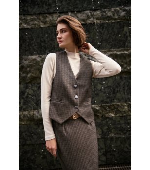 Дамски бежов елек снимка