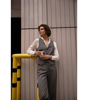 Дамски сив елек с пепит снимка