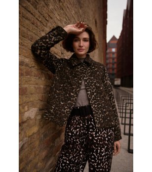 Дамска риза-яке с животински принт в кафяво снимка