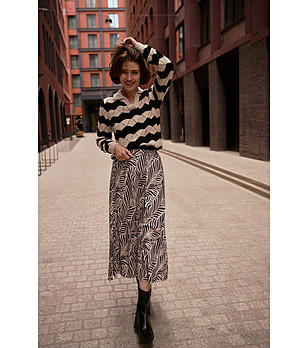 Дълга пола в екрю и черно снимка