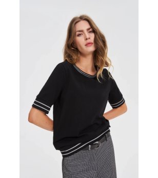 Дамска черна памучна блуза с кантове снимка