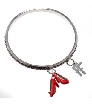 Сребриста гривна с камъчета и висящи елементи снимка