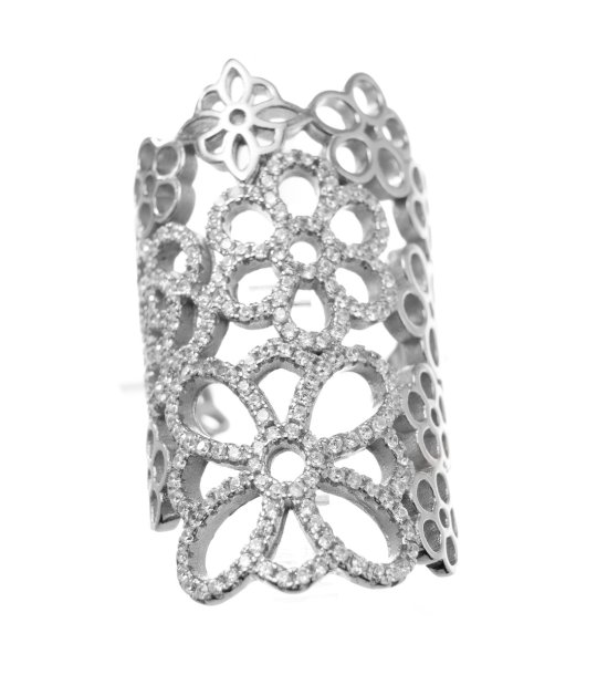Широк дамски сребрист пръстен с цветя и кристали размер 54 снимка