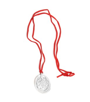 Медальон с червена шнур и посребрена висулка снимка