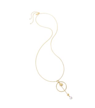 Златисто колие с кръгъл медальон снимка