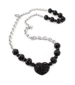 Дамско колие в сребристо и черно снимка