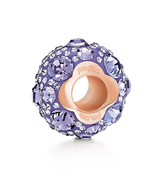 Талисман с кристали в лилаво снимка