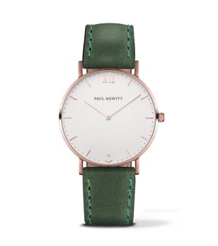 Класически аналогов часовник със зелена кожена каишка снимка