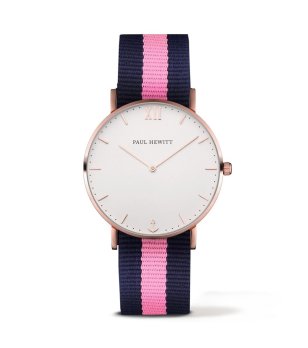 Аналогов часовник с каишка с текстилна каишка снимка