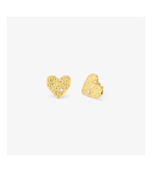 Сърцевидни златисти обеци с декор снимка