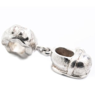 Талисман с висулка обувка снимка