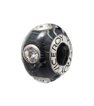 Черен талисман с кристали снимка