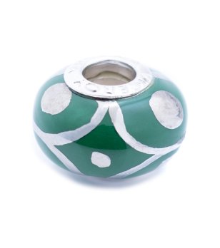 Зелен талисман за гривна със сребристи мотиви снимка