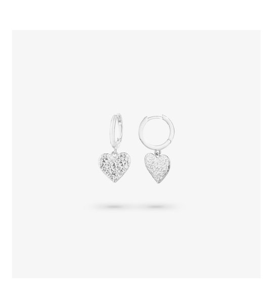 Сребристи дамски обеци с форма на сърце снимка