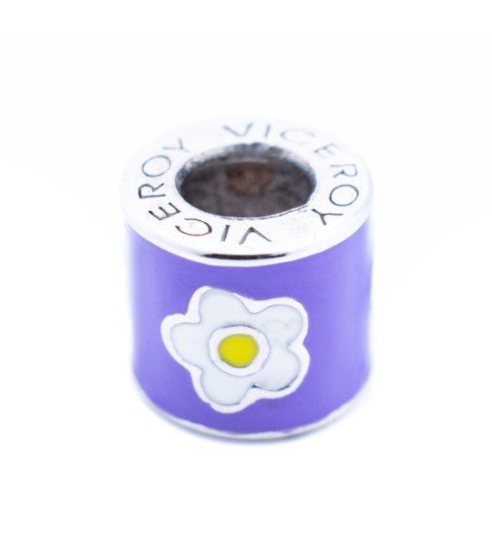 Лилав талисман с цвете снимка