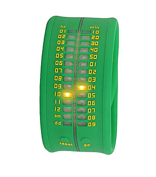 Дигитален зелен LED часовник снимка