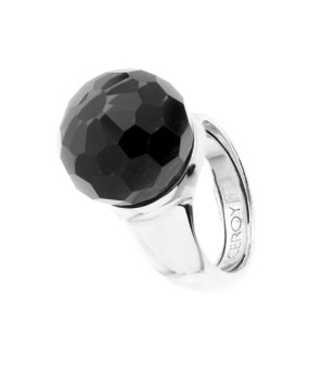 Женски сребрист пръстен с фасетиран черен камък снимка