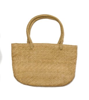 Плетена дамска чанта в бежово снимка