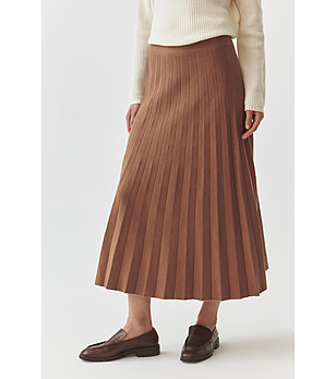 Пола Woto в тъмнобежово снимка