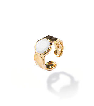 Дамски позлатен камък с бял камък снимка