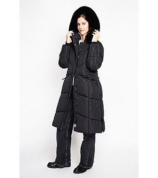 Черно дамско дълго зимно яке снимка