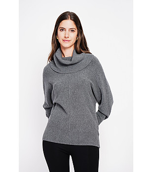 Дамски пуловер в сиво с ефектна яка снимка