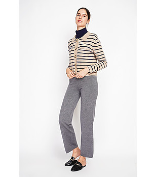 Дамска жилетка в бежово на черно райе снимка