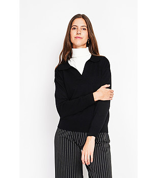 Черен дамски пуловер с яка снимка