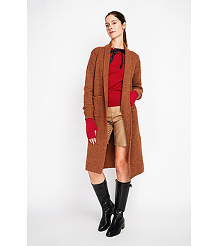 Дълга кафява дамска жилетка снимка