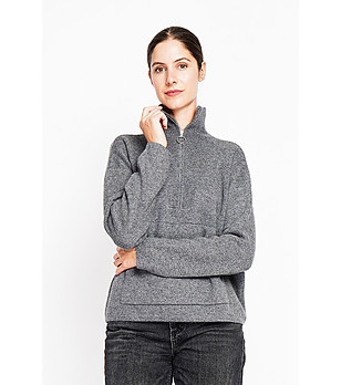 Дамски пуловер в сиво снимка