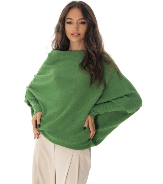 Зелен дамски пуловер снимка