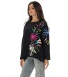 Черна дамска блуза с флорални мотиви-2 снимка