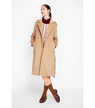 Бежово дамско палто с вълна снимка