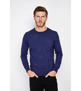 Мъжки пуловер в тъмносиньо снимка