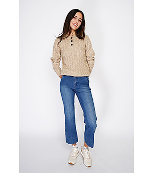 Бежов дамски пуловер с плетеници и с кашмир снимка