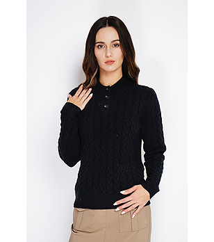 Черен дамски пуловер с плетеници и с кашмир снимка