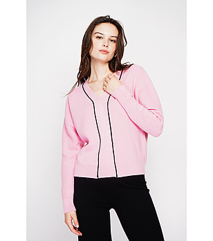 Розов оversize дамски пуловер с черни кантове снимка