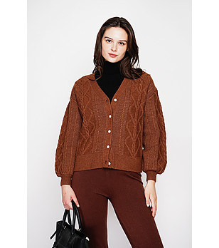 Кафява дамска oversize жилетка снимка