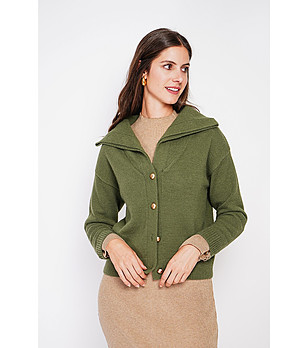 Зелена дамска жилетка снимка