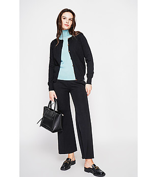 Черна дамска жилетка снимка