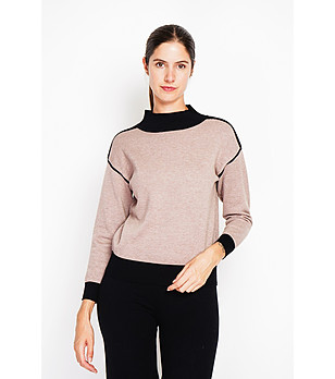 Дамски пуловер в бежово и черно снимка