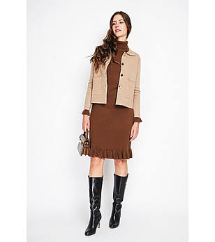 Рокля в бордо с къдрички снимка