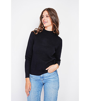 Дамски зимен термо пуловер в черно снимка