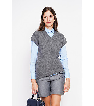 Дамски пуловер без ръкави в сиво снимка